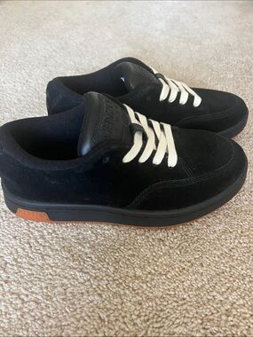 NWOB Kenzo 90’s Paris Dome Black Low Top Suede Skater Grunge Sneakers. Size 5.5.